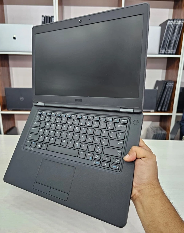  SKU-0029/ CORE I5/ DELL LATITUDE E5450/  Intel Core I5/ Ram 8GB / SSD 256 GB/ Screen 14.1" HD LED/ Wifi/ Webcam / Spk/ Slim/ Win 10 Pro+Ms Office .