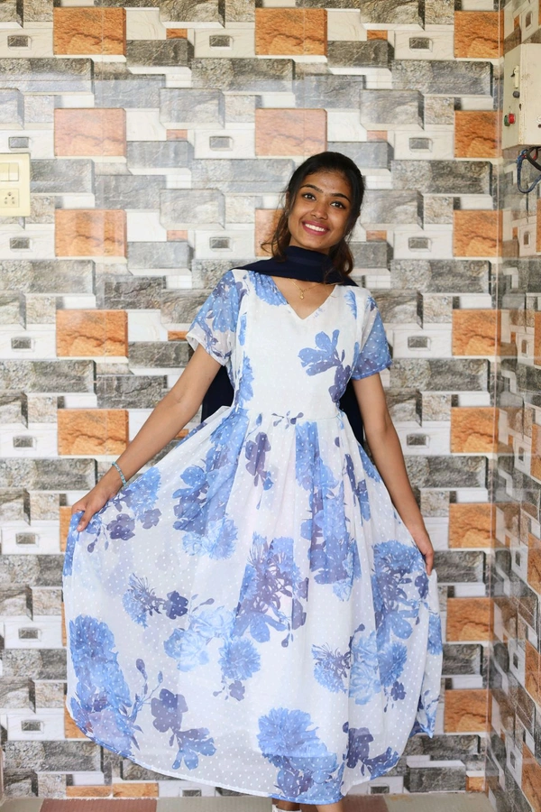 Pearl Petals-Feeding Kurti With Shawl - White, L