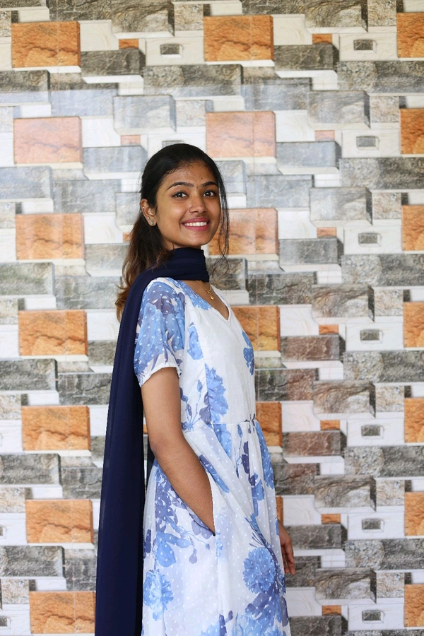 Pearl Petals-Feeding Kurti With Shawl - White, L