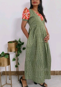 Green Cotton-Feeding Kurti - M