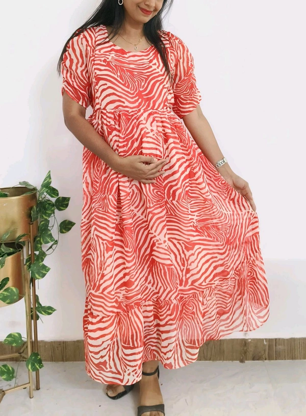 Red Georgette Feeding Maxi - M