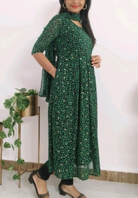 Green-Feeding Kurti With Shawl - Green Pea, L