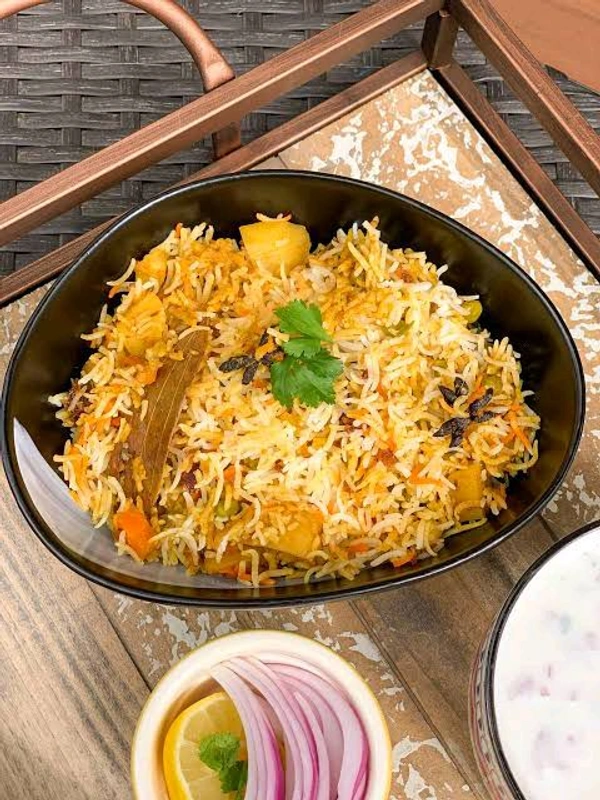 ZAIKA RESTURANT  Veg Dum Biriyani 