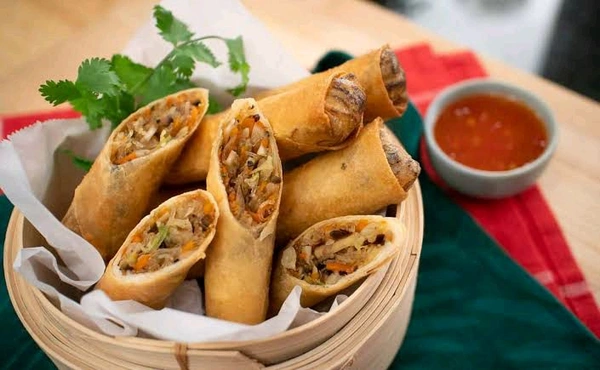 ZAIKA RESTURANT  Veg Spring Roll (2 Pcs)