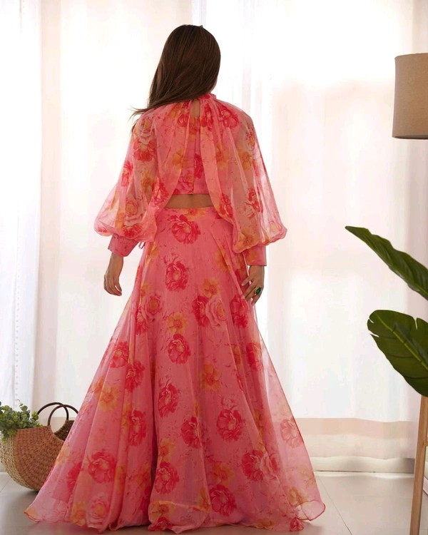 RATE FULLY STTICHED WITH BLOUSE,DETACHABLE SLEEVEs - M