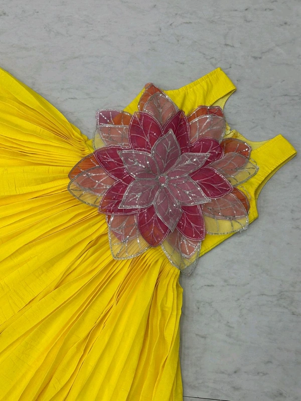 *👗Frock👗*
*Fabric:-* Parampara Silk
*Work:-* Fancy Flowers Cutting Pasting Work - Xl To Xxl Margin