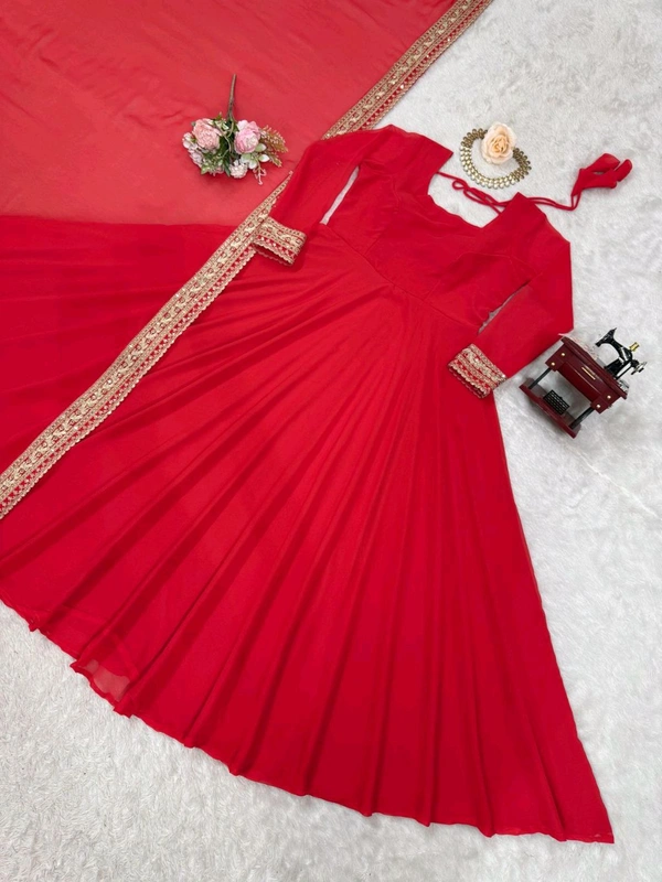 *Fabric* : Foux Gorgette 
*Inner* : Micro
*Work*. : thread  with sequence  - L 40