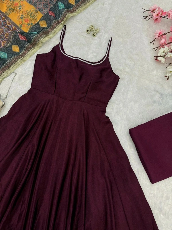 You gonna love elegance with Modern touch 🌸
*Anarkali* - Pure Chinon Anarkali suit of huge flair - 36