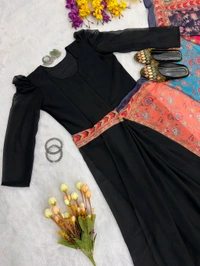 😍Presenting A New Trending Zip Nd Go Saree* - M 38