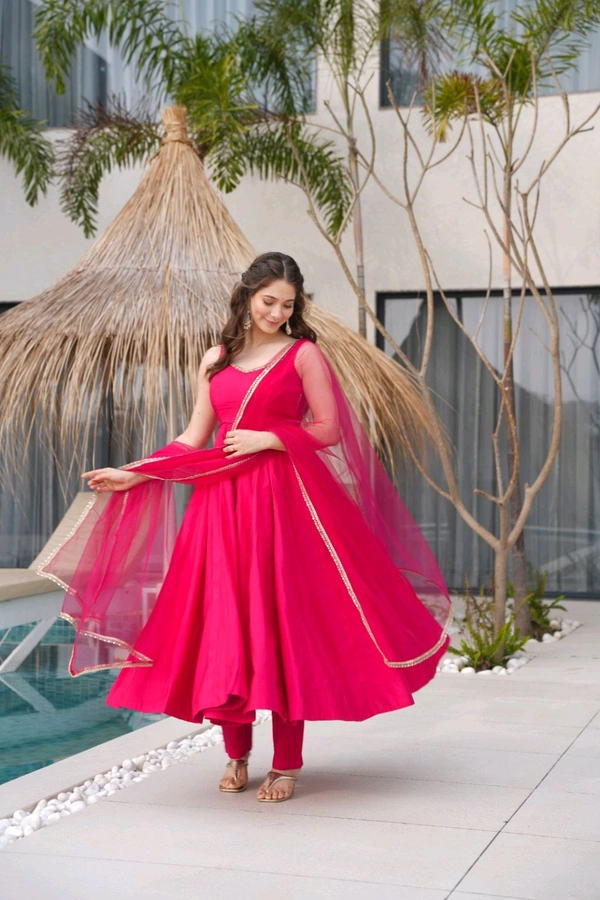 "*Registered Tm Patented By Owner*
*This Colourfull & Fresh Look Outfit Is Perfect For Upcoming Festivities And Weddings Which Provides You More Comfort And Style* - Xs-34