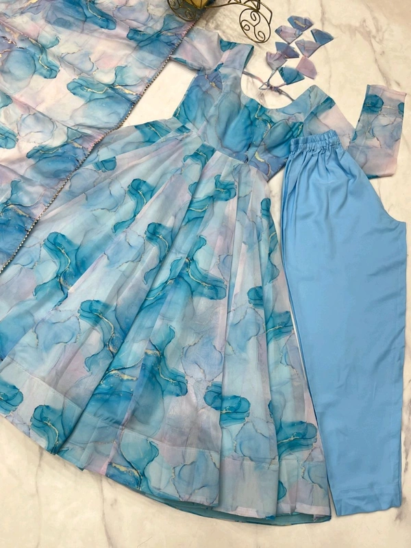 *This Colourfull Lightweight & Fresh Look Outfit Is Perfect For Upcoming Festivities And - Xs 34