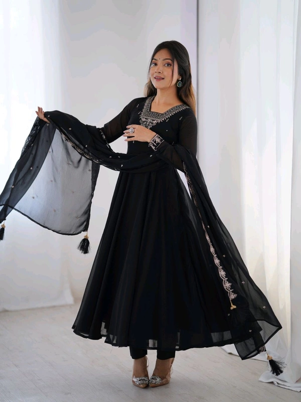 *Presenting New High End Level Up Quality This Lightweight & Colourfull Outfit Is Perfect For - S 36
