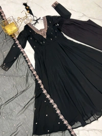 *Presenting New High End Level Up Quality This Lightweight & Colourfull Outfit Is Perfect For - M 38