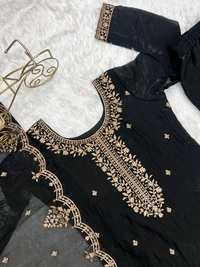 *This Colourfull & Fresh Look Outfit Is Perfect For Upcoming Festivities And Weddings Which Provides You More Comfort And Style* - Xs 34