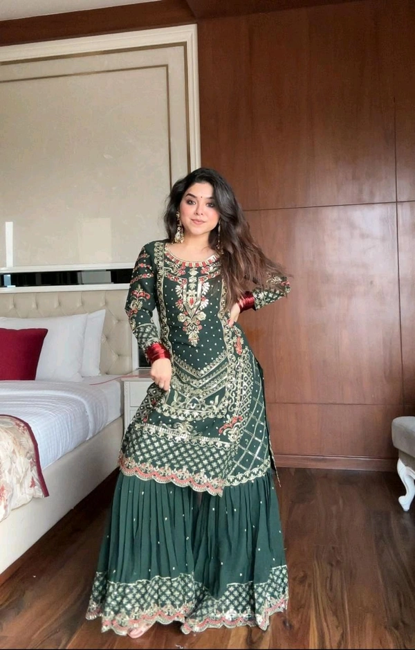 💕Elegance never goes out of style 💕💫
*REAL MODLING OF SARARA PAIR FROM LOOMEERA❤️*  - Xxl
