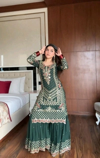 💕Elegance never goes out of style 💕💫
*REAL MODLING OF SARARA PAIR FROM LOOMEERA❤️*  - Xxl