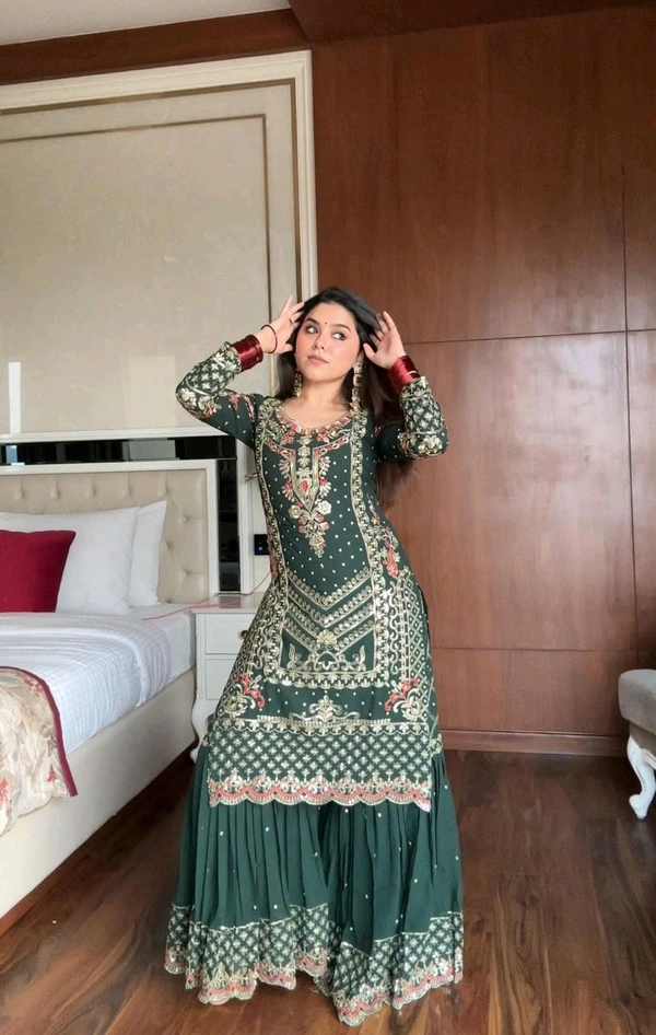 💕Elegance never goes out of style 💕💫
*REAL MODLING OF SARARA PAIR FROM LOOMEERA❤️*  - Xxl