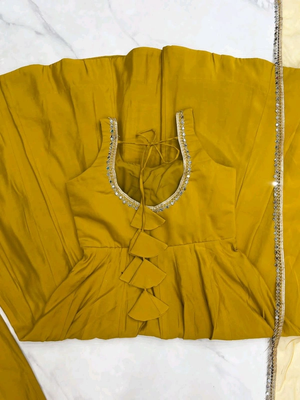 *This colourfull & fresh Haldi Mehendi Special  - Xs