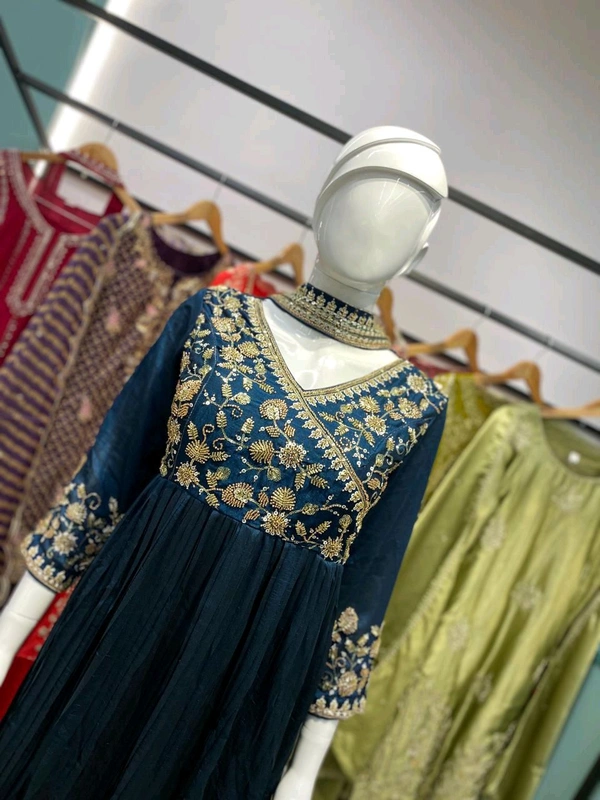 🌸 “When elegance blooms like a flower, beauty becomes timeless.” 🌸  - Xxl-44