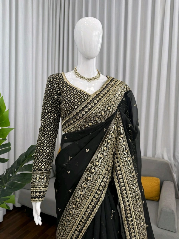 ✨ Designer Saree – Elegance Redefined 