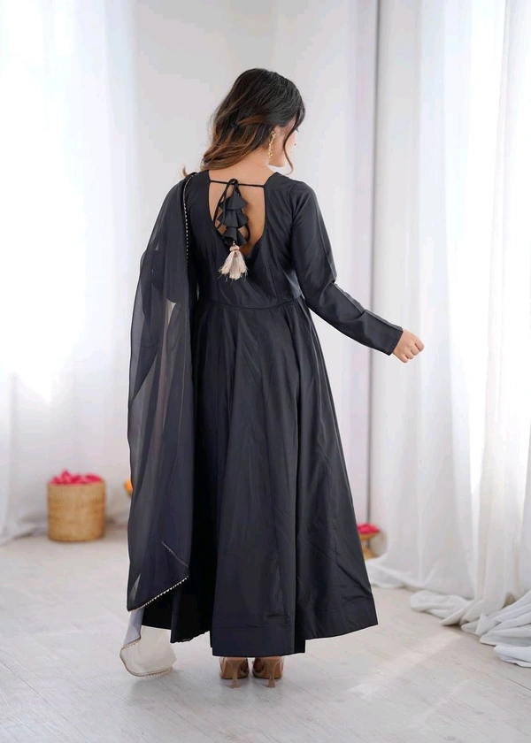 "*This Colourfull Lightweight & Fresh Look Outfit Is Perfect For Upcoming Festivities And - S-36