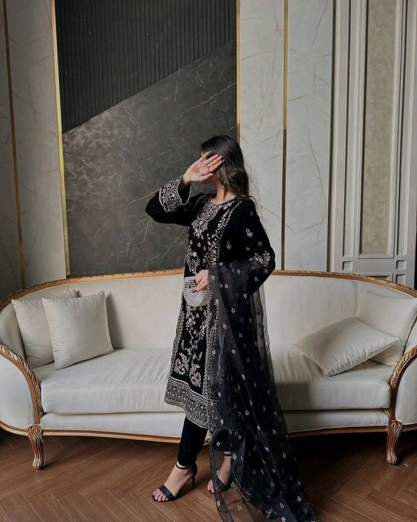 *ENHANCE THE BEAUTY OF YOUR WARDROBE