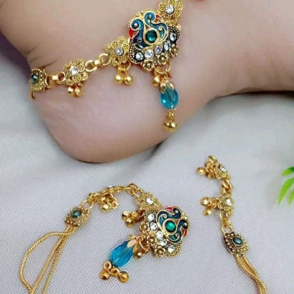 Allure Bejeweled Women Anklets & Toe RingsBase Metal: AlloyPlating: Variable (Product Dependent)Sizing: Non-AdjustableType: Chain AnkletMultipack: 1Sizes: Free SizeDispatch: 1 Day - see above