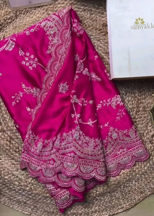 कढ़ाई वाली सिल्क साडी(Heavy Work Silk Saree) - Pink, FREE SIZE