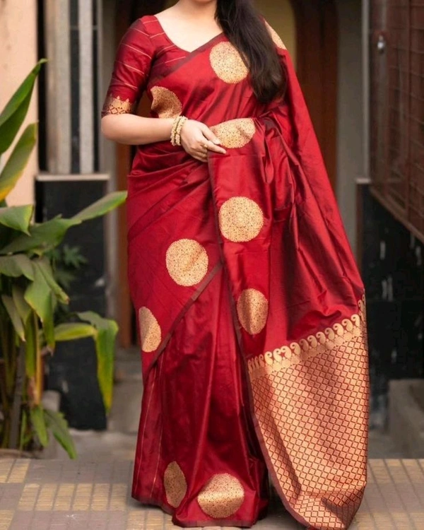 लाल रेशमी साडी Red Silk Saree  - Red, Free