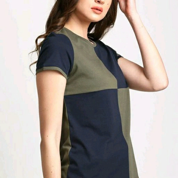 Black And Green Colour Blocked Women's T-shirt - S