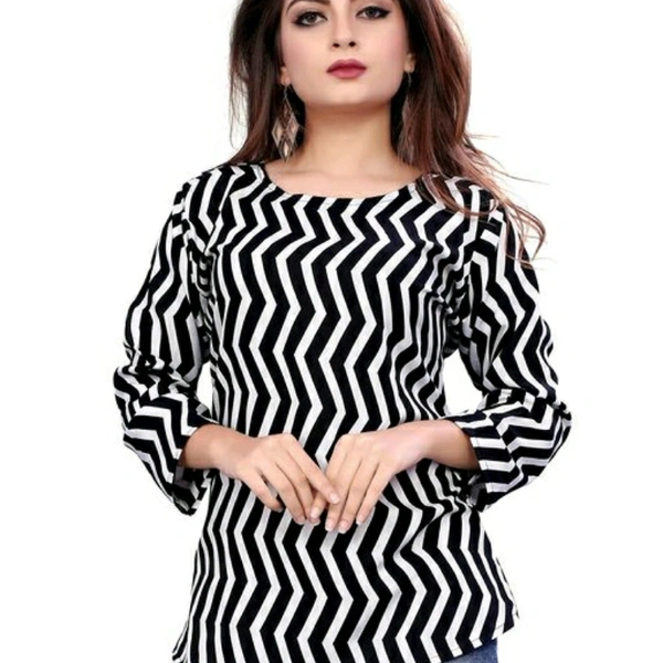 Black And White Zig Zag Pattern Crepe Top For Women - L