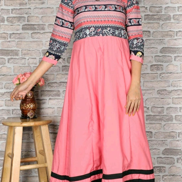 Crepe Flared Printed Light Pink Kurti - M