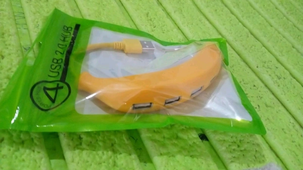 V-Core Banana-Shaped 4-Port USB Hub – Fun & Functional USB 2.0 Splitter for PC & Laptop