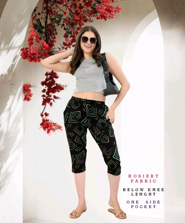 HOSIERY PRINTED CAPRI (BLACK) - XL Size
