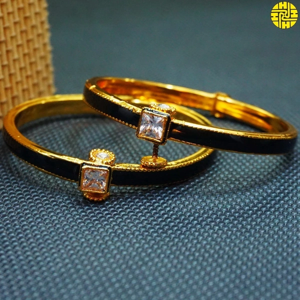 HJ Premium Quality High Gold Plating Meenakari Black Bangles - Hmb 015blk - Black, Gold Plating, 2.6 Flexible