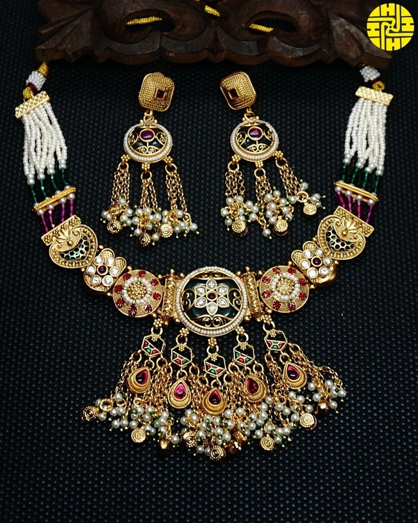 Designer Hanging Heritage Necklace Set - shn-86