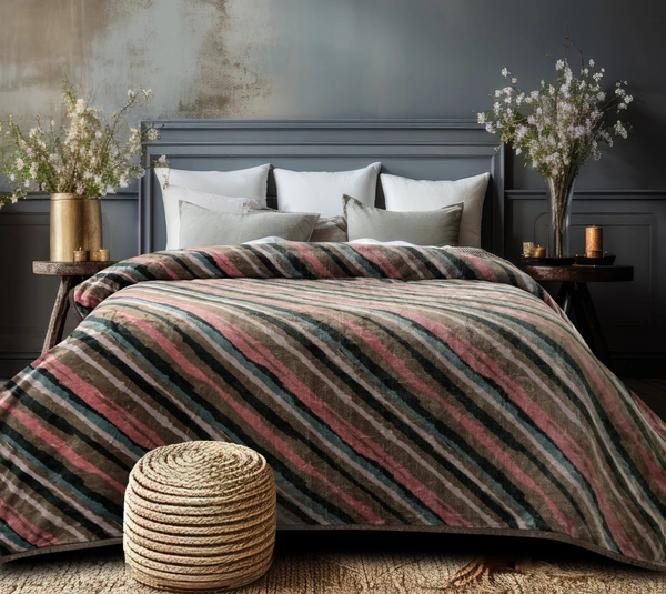 President Quilt Set (Quilt + Bedsheet + 2 Pillow Cover) - President - Linear Layers - Double Bed - Double Bed