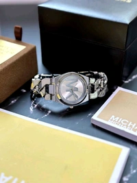 ✅ *Perfectly made for outgoing and active ladies, this Michael Kors modern and stylish watch would be a great accessory for you.* ✅