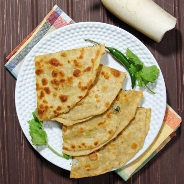 Mooli Paratha (2 parathas + dahi + chutney)