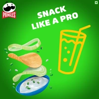 Pringles Sour Cream N Onion Chips 107 g