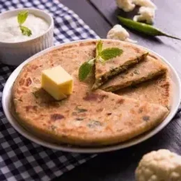 Gobhi Paratha (2 parathas + dahi + chutney)