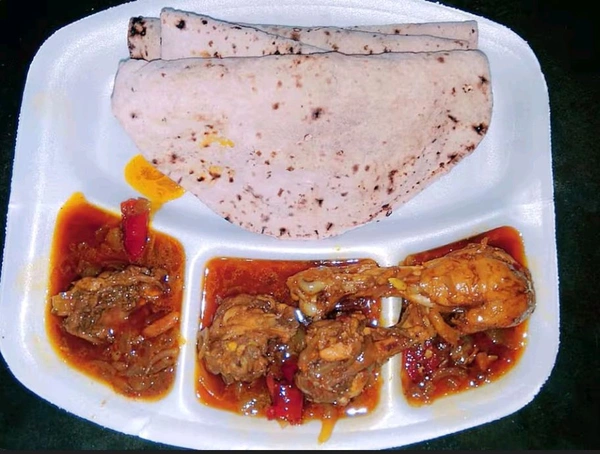 3 ROTI WITH CHICKEN CURRY 
