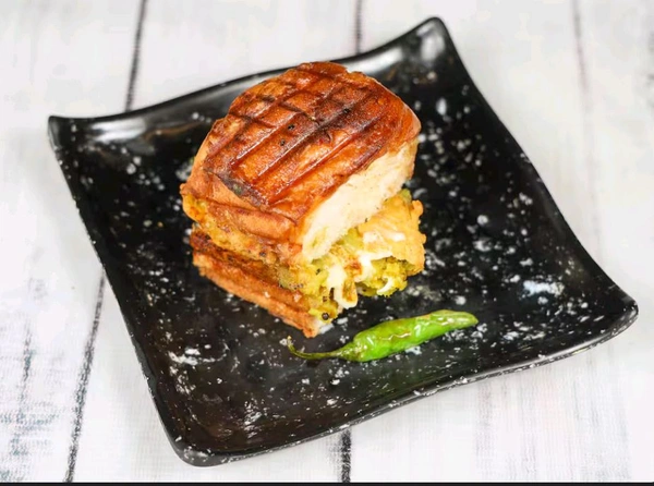 MUMBAI VADA PAV 