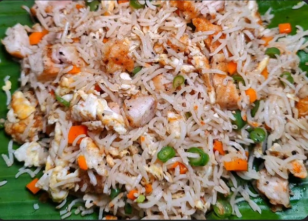 CHICKEN FRIED RICE 