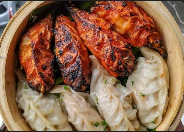 CHICKEN PREMIUM MOMO COMBO 