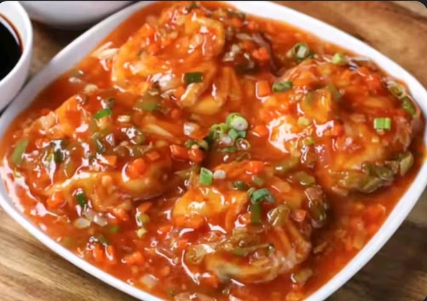 CHICKEN GRAVY MOMOS 