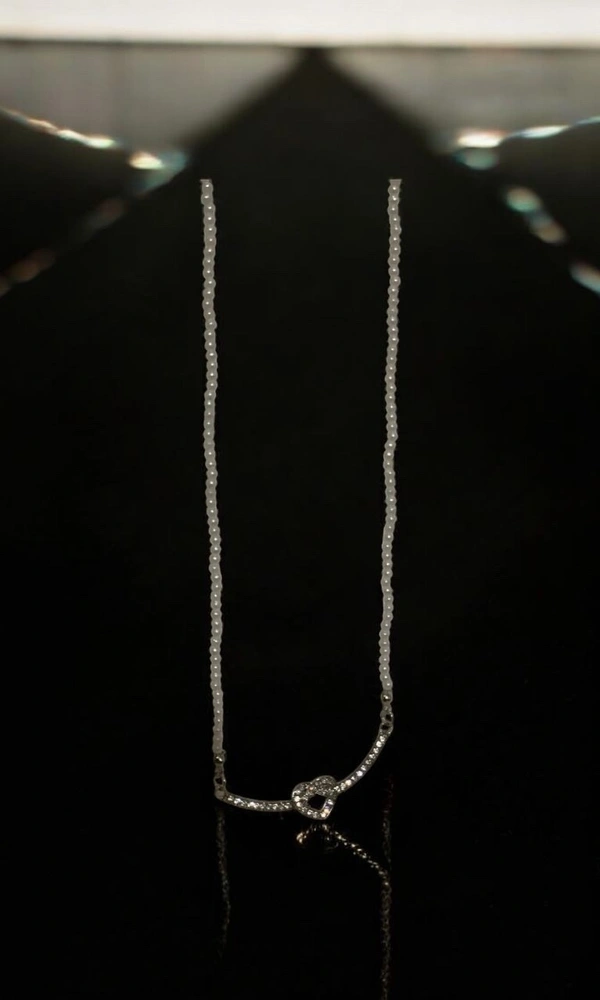Groove Gallery  ek Pearl & Crystal Heart Pendant Neckla - White