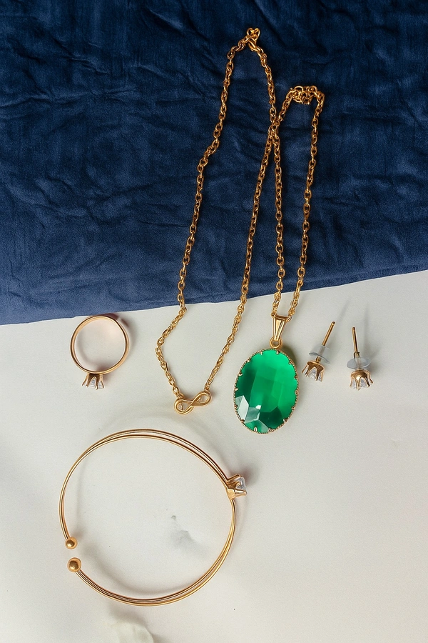 Groove Gallery  Emerald Elegance Jewelry Set