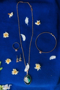 Groove Gallery  Emerald Elegance Jewelry Set