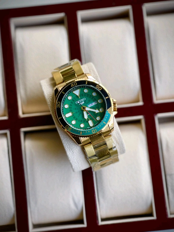 Analog Quartz Movement High Quality Watch With High Quality Strap Best Finishing Body & Case - Golden Fizz